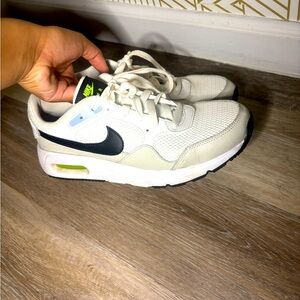 Nike air maxs
